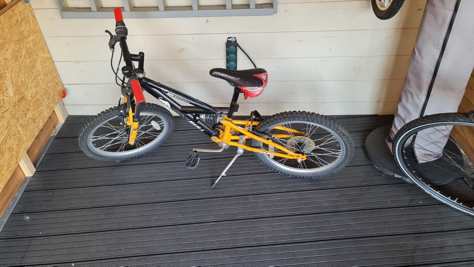 kinderfiets met vering, Fietsen en Brommers, Ophalen, Gebruikt
