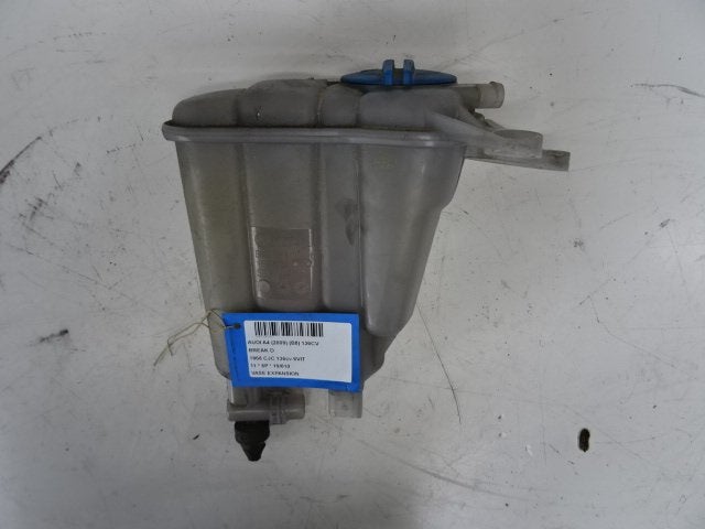 VASE D'EXPANSION Audi A4 Avant (B8) (8K0121403H), Auto-Union-Straße  1,
85057  Ingolstadt, DE, Info@audi.de, Audi, Utilisé
