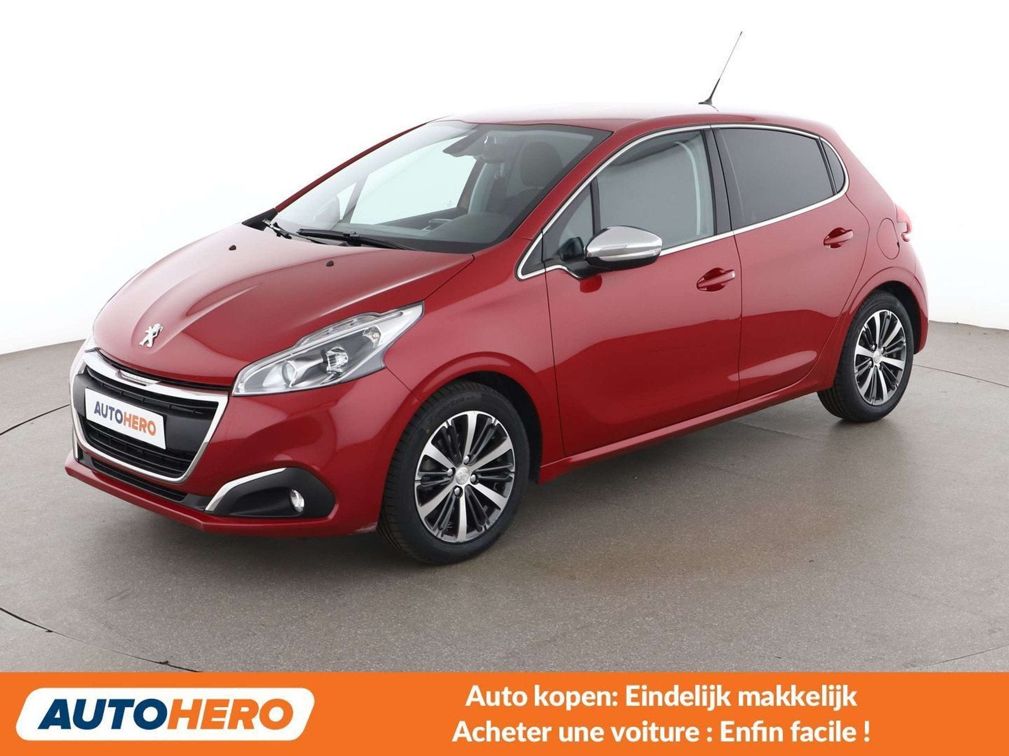 Peugeot 208 1.2 PureTech Allure (bj 2018, automaat), Auto's, Stof, Gebruikt, Zwart, 1199 cc