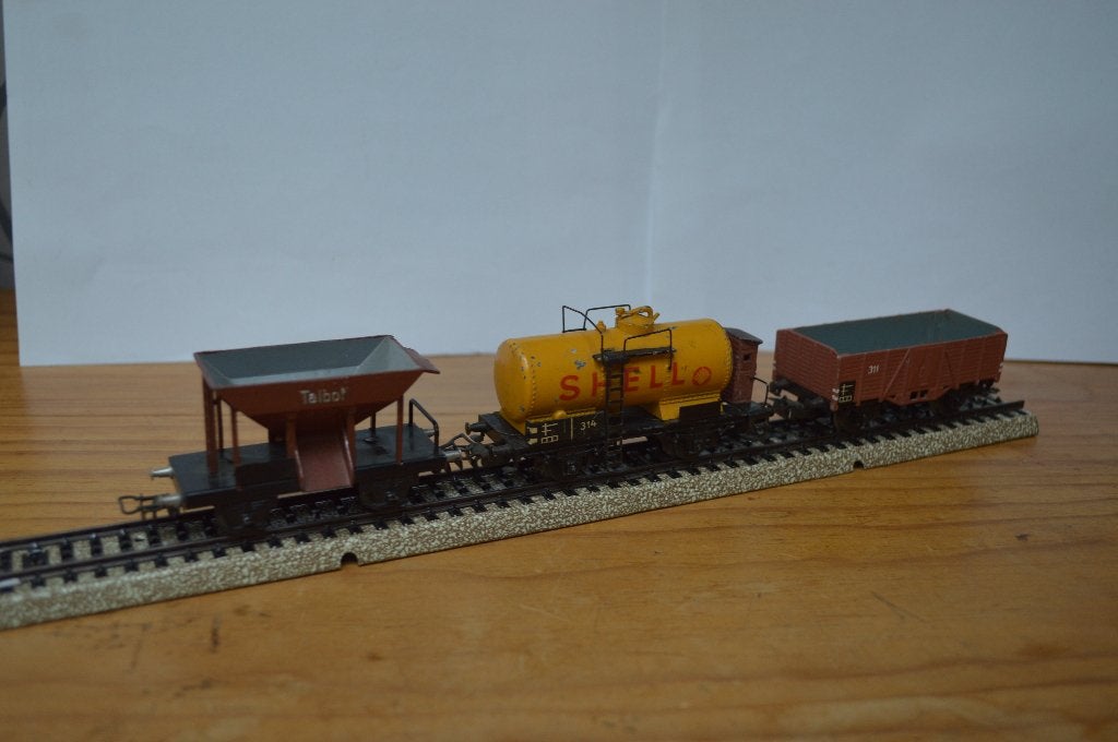 Märklin : 3 oude goederenwagons volmetaal, Wisselstroom, Gebruikt, Wagon, Ophalen of Verzenden