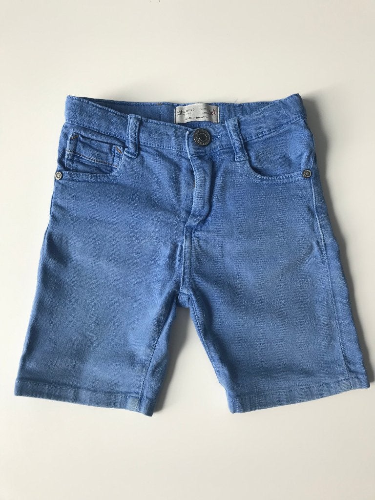 Licht blauwe short maat 104 van ZARA, Broek, Ophalen of Verzenden, Zo goed als nieuw, Zara