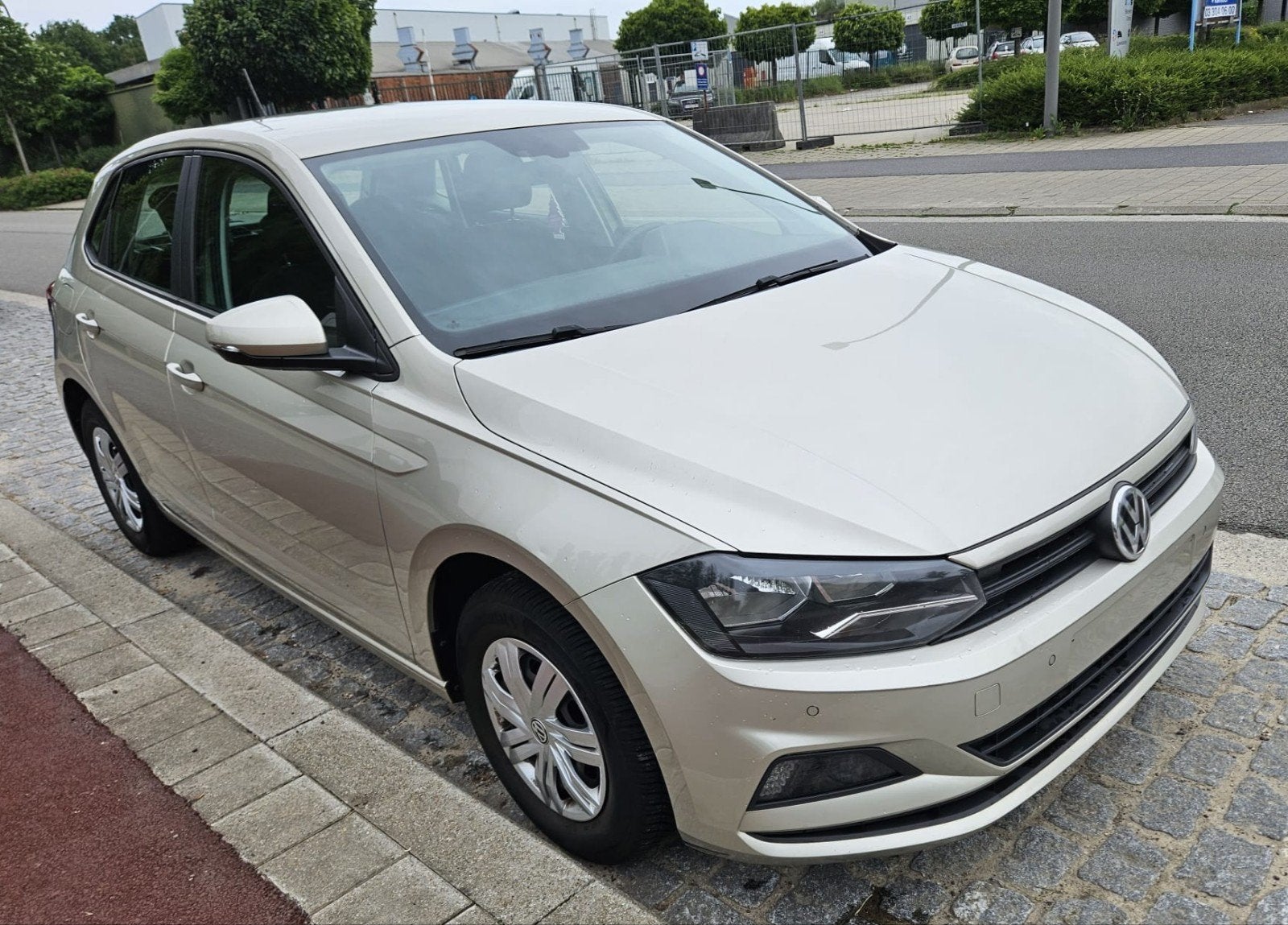 Volkswagen Polo 1.0 Benzine (2018) – Euro 6, Auto's, Stof, Euro 6, Parkeersensor, 110 g/km