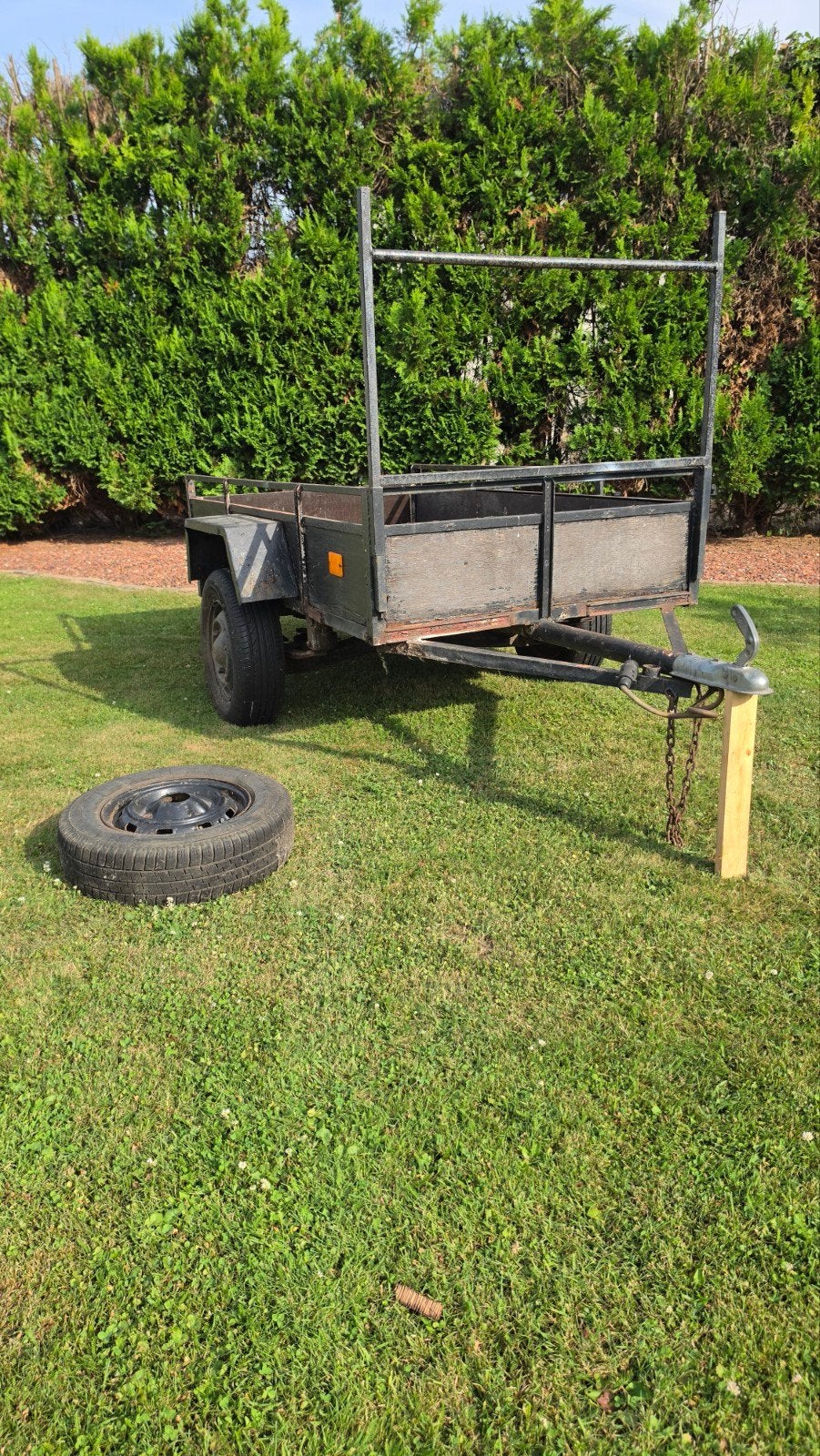 Aanhangwagen 195cm x 106cm
+ Reservewiel, Ophalen