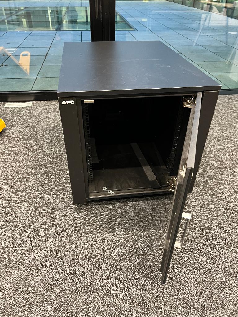 APC NetShelter CX Mini (Rack Enclosure cabinet black 12U), Ophalen