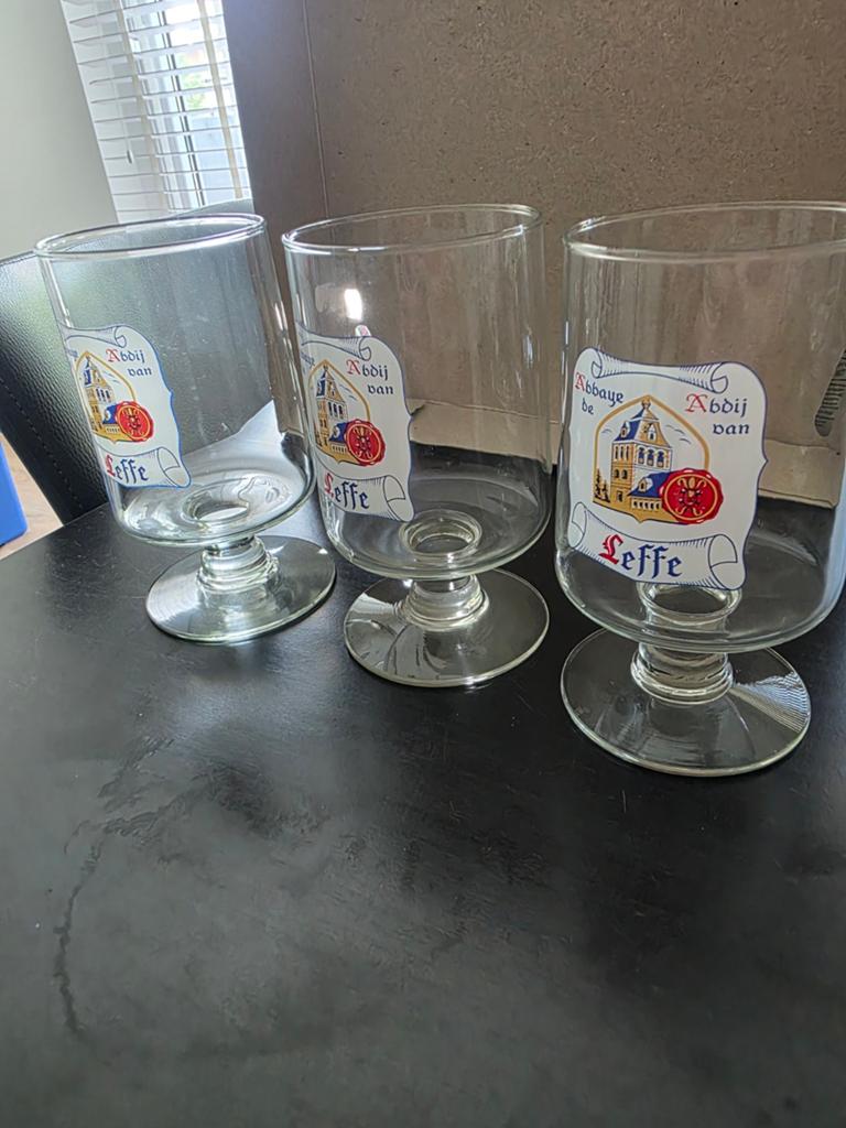 3 oude speciale leffe glazen, Verzamelen, Ophalen