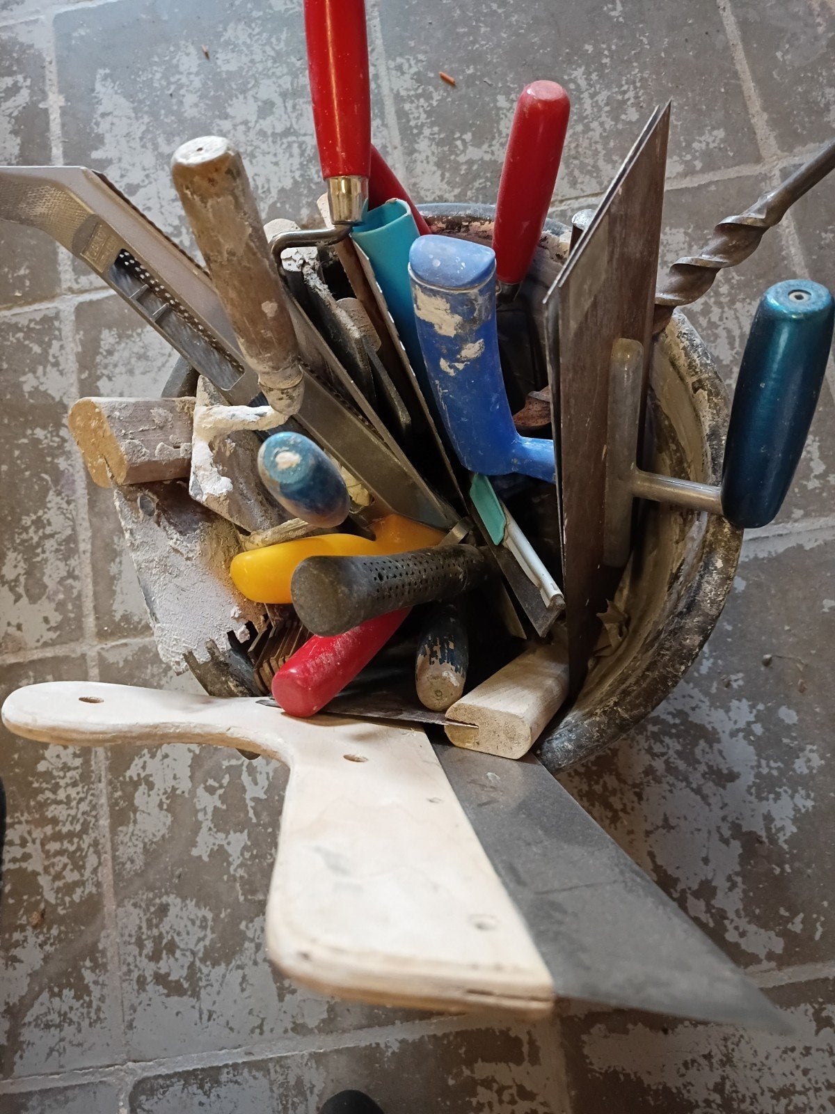 Spullen voor de rommelmarkt, Ophalen