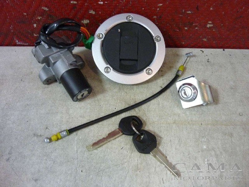ENSEMBLE DE VERROU ET CYLINDRE DE PORTES GW 250 Inazuma, Dhr. S. di Majo, Utilisé, Info@cama-motorparts.nl, P.J. Troelstraweg 8 8
3144 CX  MAASSLUIS, NL