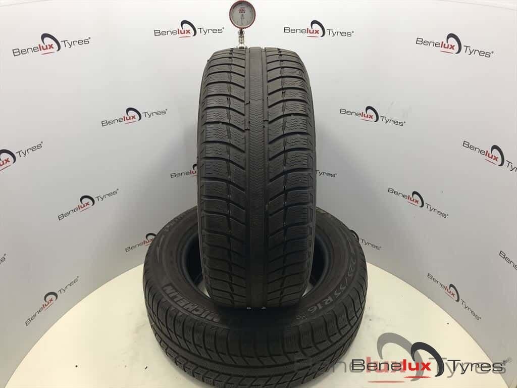 winter 225/55R16 Michelin 225/55 R16 225/55/16 2255516, Autos : Pièces & Accessoires, Pneus hiver, -, 16 pouces, -