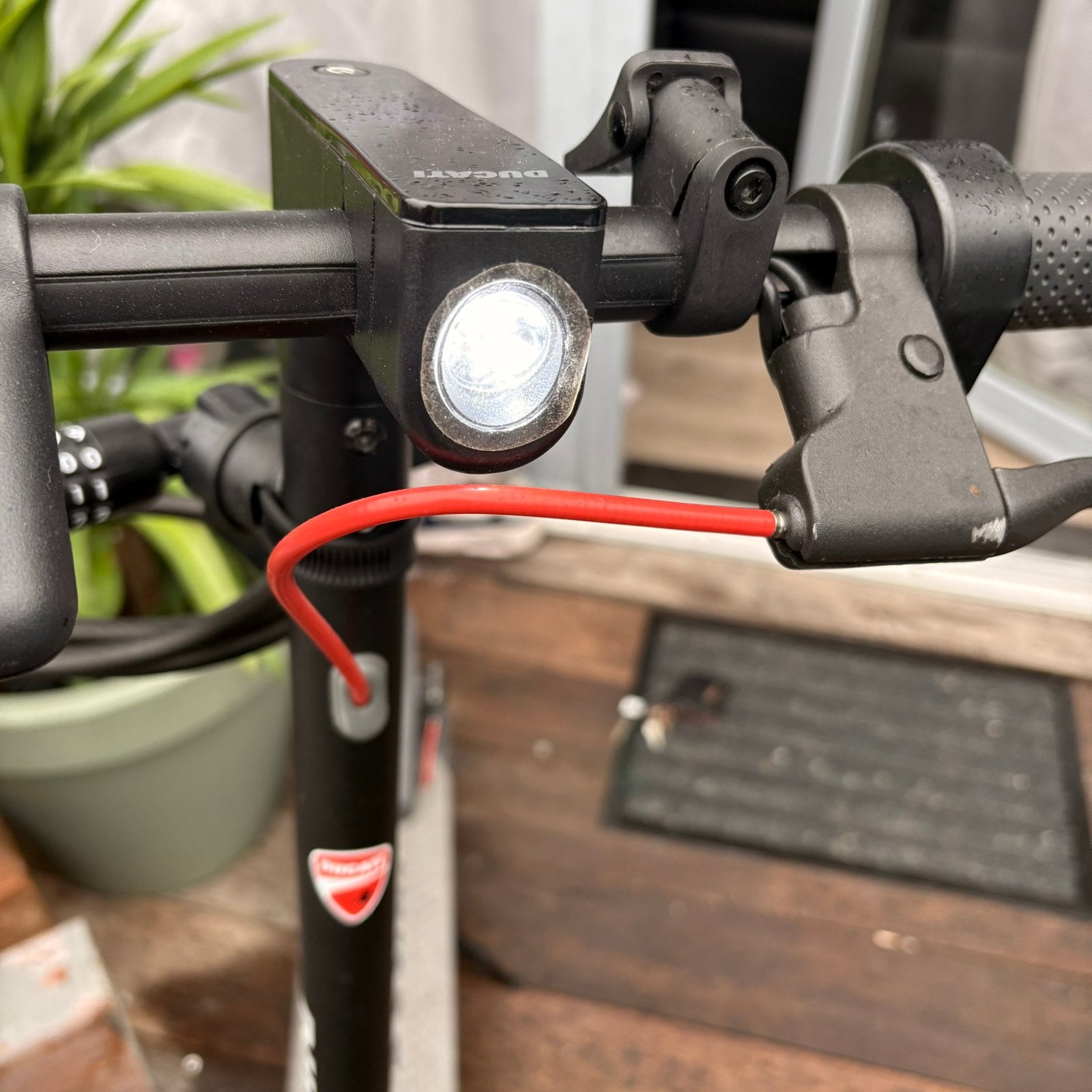 Trottinette électrique Ducati Pro-I evo - 25 km/h, Vélos & Vélomoteurs, Enlèvement, Comme neuf, Step électrique (E-scooter)