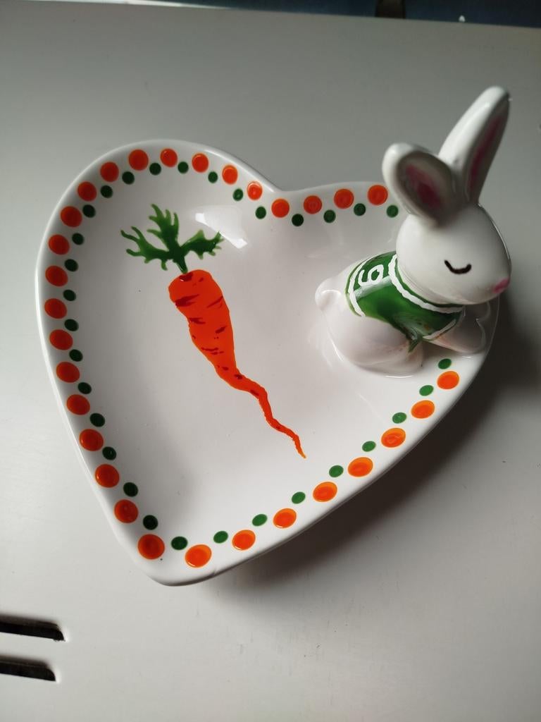 Plateau en porcelaine décoré à la main