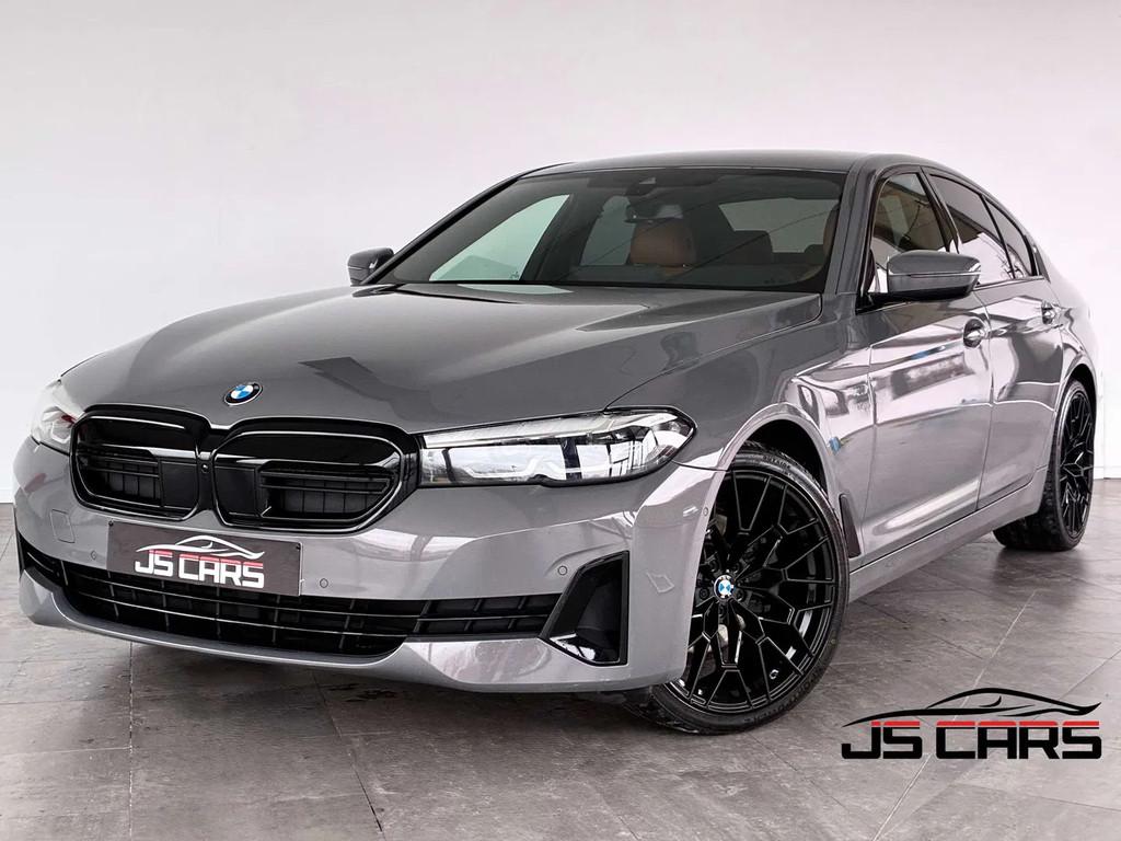 BMW 5 Serie 518 M-PACK STYLE-1ERPRO-COCKPIT-CUIR-CAM-CARPLAY, Autos, Cuir, Argent ou Gris, Entreprise, Détection des panneaux routiers
