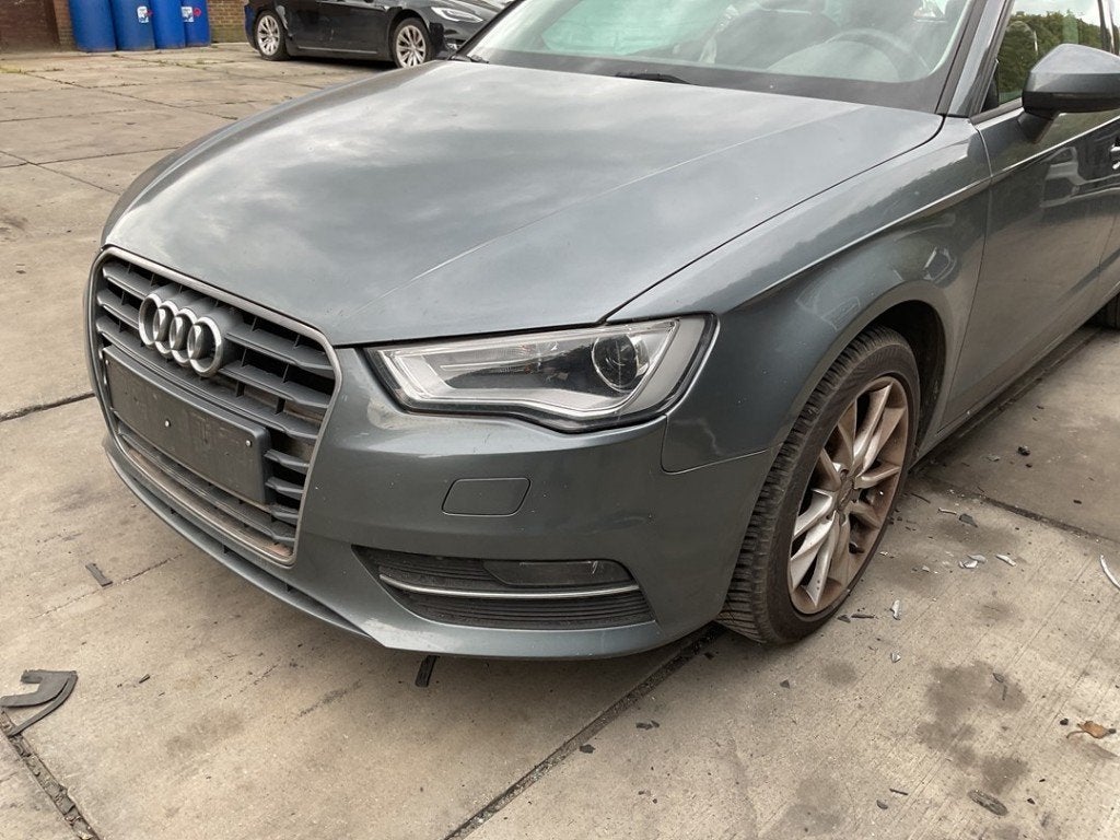 SPATBORD LINKS VOOR Audi A3 Sportback (8VA / 8VF), Auto-onderdelen, Audi, Spatbord, Audi AG, Gebruikt