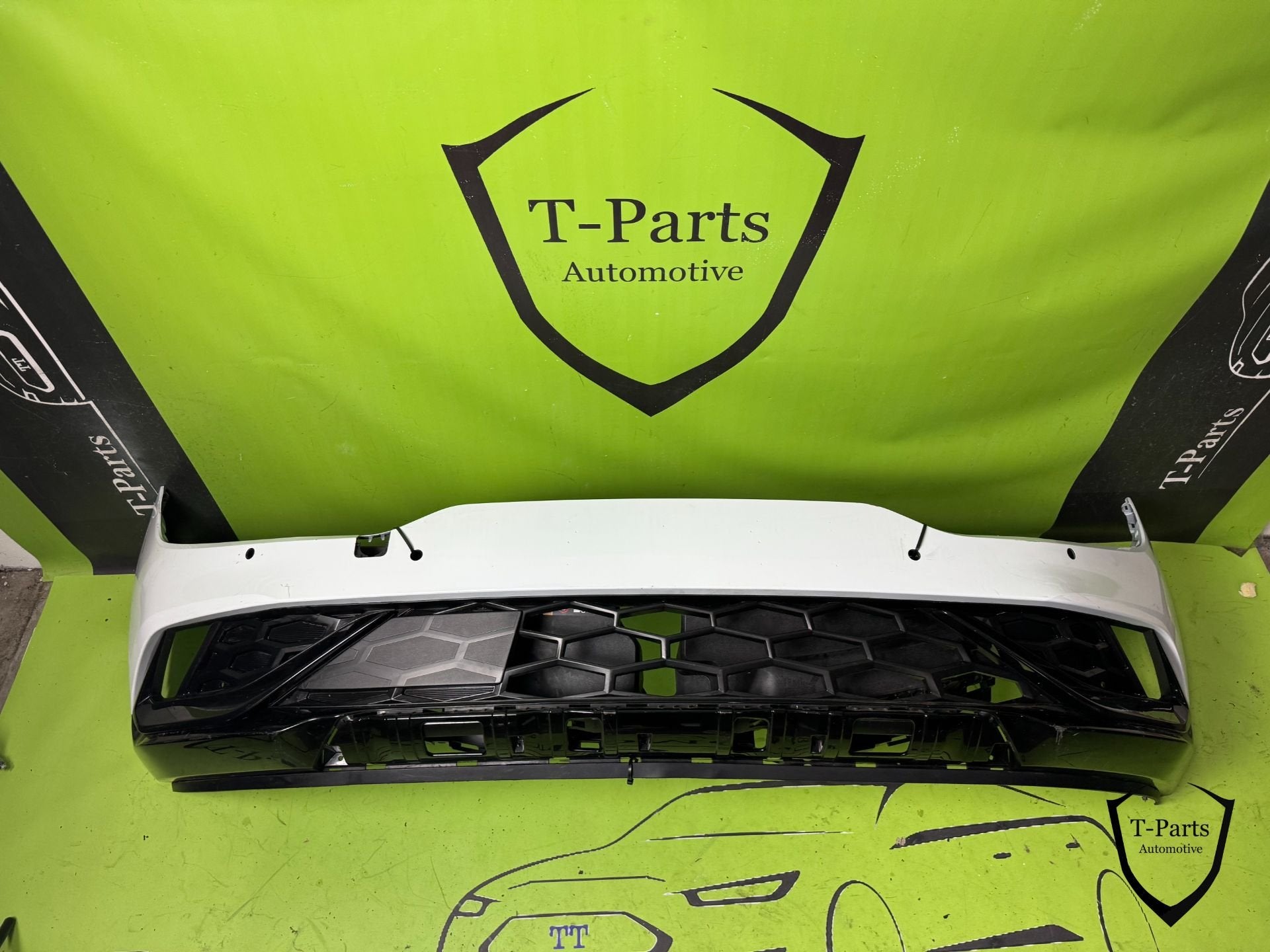 Pare-chocs avant Kia Sportage GT, Kia, Heolleung-ro 12
06797  Seoul, Pare-chocs, Utilisé
