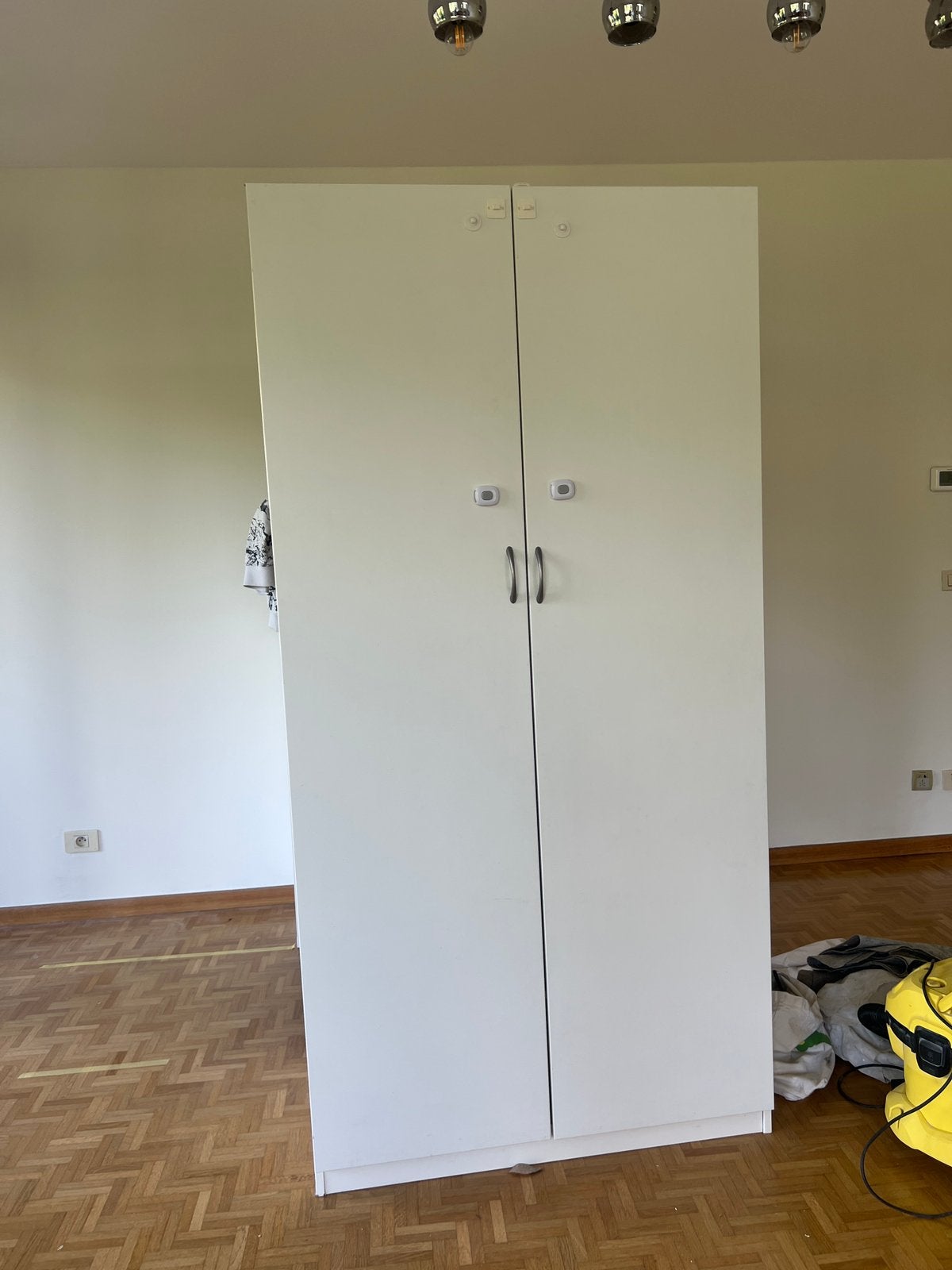 White double-door wardrobe – €60, Enlèvement, Comme neuf