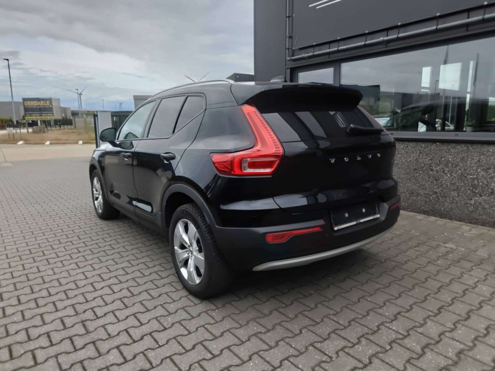 Volvo XC40 1.5 T2 Momentum Pro/LED/Keyless/WarmLeder/CAM/Cru, Auto's, Zwart, Zwart, Leder, 5 zetels