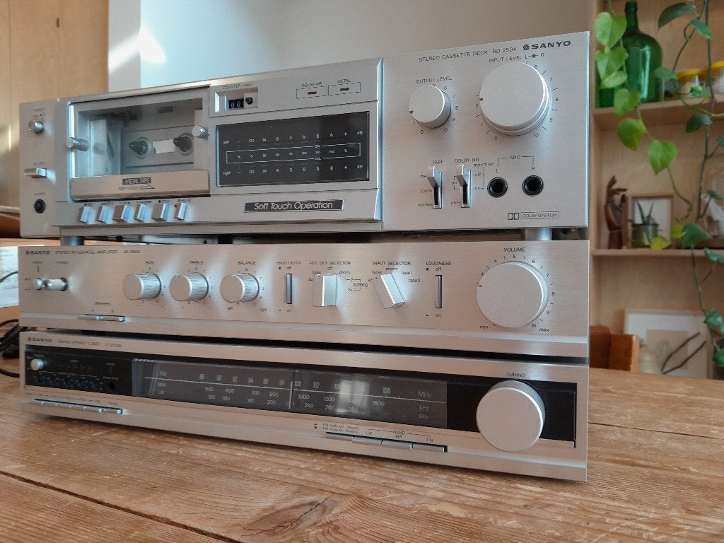 Kit Hi-Fi Vintage Sanyo avec ampli, tuner et K7 (1980), TV, Hi-fi & Vidéo, Autres marques, Moins de 60 watts, Enlèvement, Stéréo