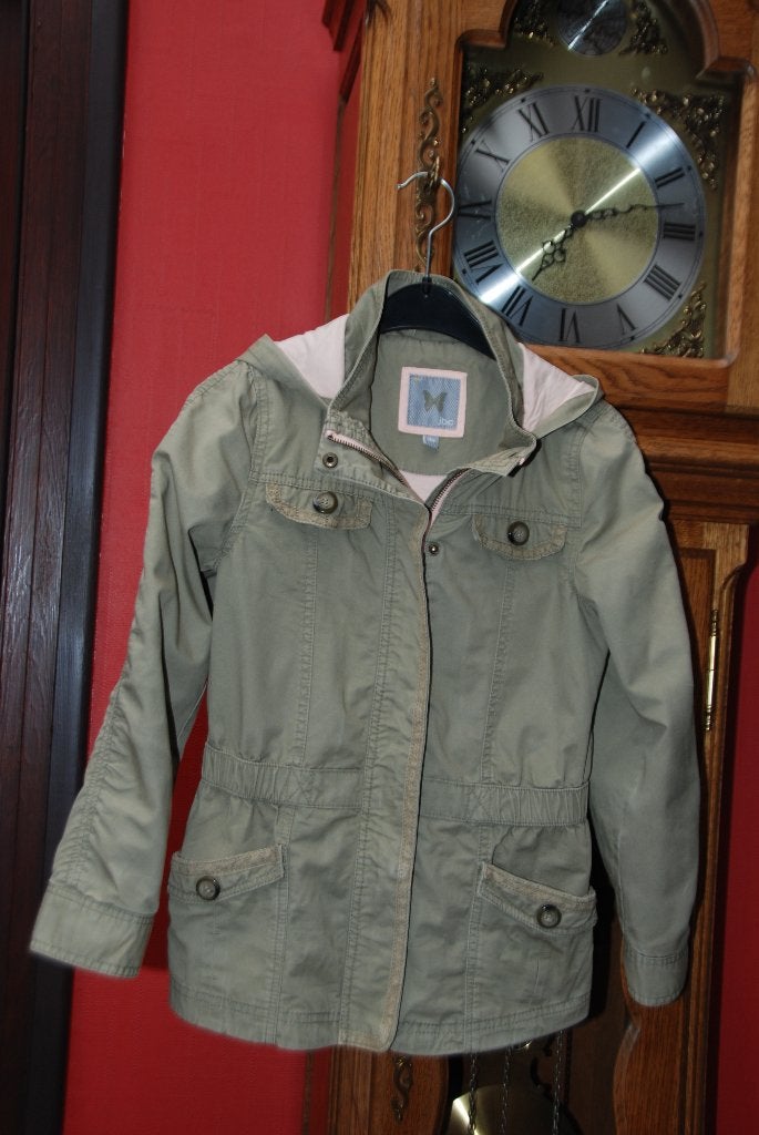 Veste Trench coat"jbc"vert tilleul avec capuche T134 ou 8/9A, Enlèvement ou Envoi, JBC, Comme neuf, Fille