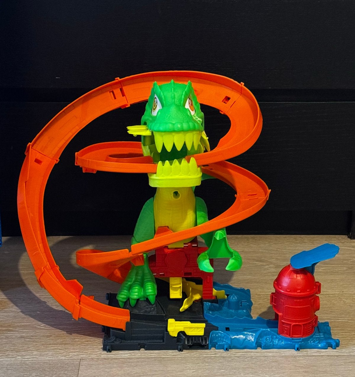 Hot wheels dino garzge, Enlèvement, Utilisé, Hot Wheels