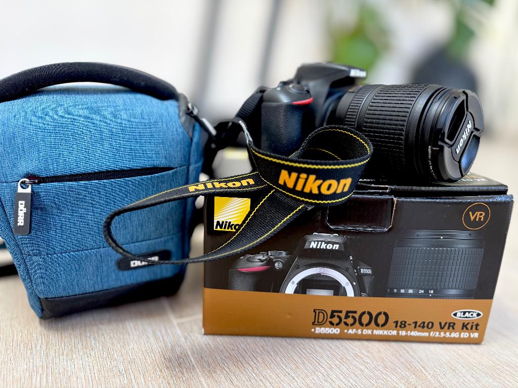 Nikon D5500 + 18-140mm VR | Slechts 7.200 clicks!, Audio, Tv en Foto, Ophalen, Zo goed als nieuw, Spiegelreflex, Nikon