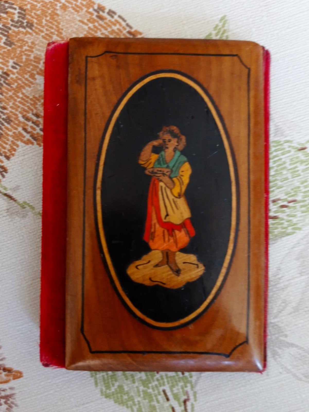 Joli porte aiguilles marqueterie ancien bois soucenir, Antiquités & Art
