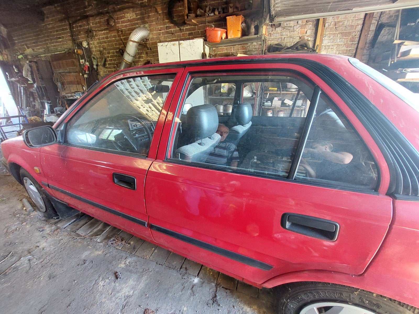 Rode Toyota Corolla - 1988, Autos, Rouge, Achat, Boîte manuelle, 5 portes
