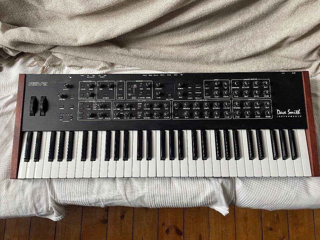 Prophet rev2 - 8 voices, Avec valise ou flightcase, Enlèvement, Utilisé, 61 touches
