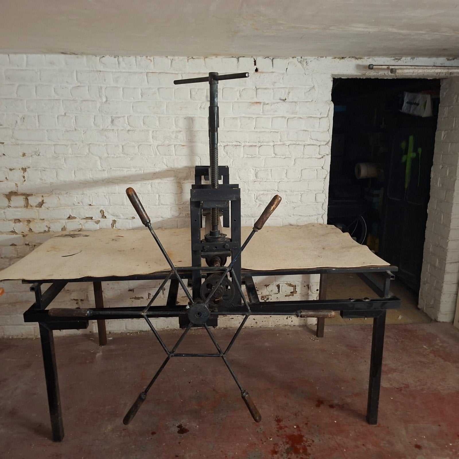 Presse à gravure artisanale (Taille-douce / Eau-forte) – Gra, Enlèvement, Eau-forte