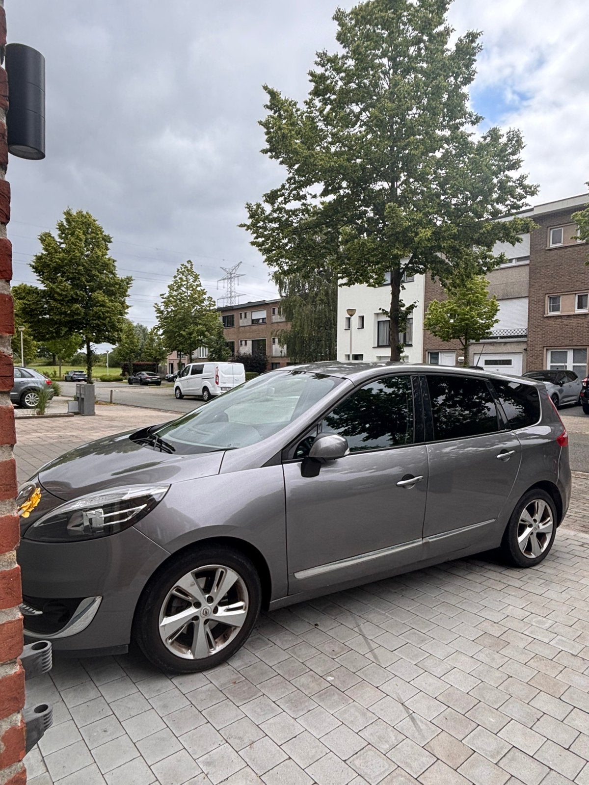 Emplacement du Renault Grand Scenic 7, Autos, Renault, Particulier, Grand Scenic, ABS, Airbags, Air conditionné, Phares Bi-Xénon