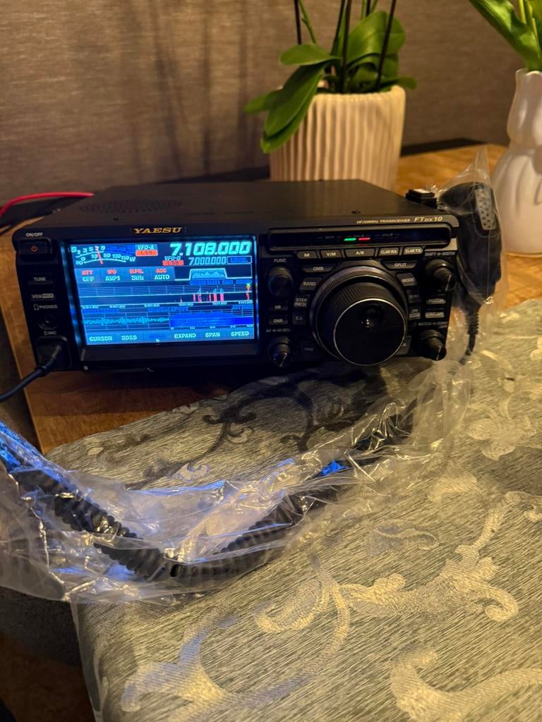 Yaesu ftdx-10 nieuwstaat in doos, Telecommunicatie, Zenders en Ontvangers, Ophalen, Zo goed als nieuw, Zender en Ontvanger