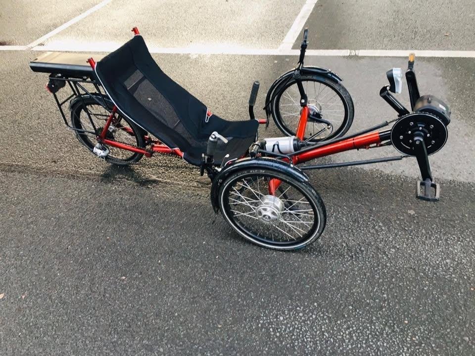 Tricycle couché électrique pliable offert, Vélos & Vélomoteurs, Enlèvement ou Envoi, Utilisé