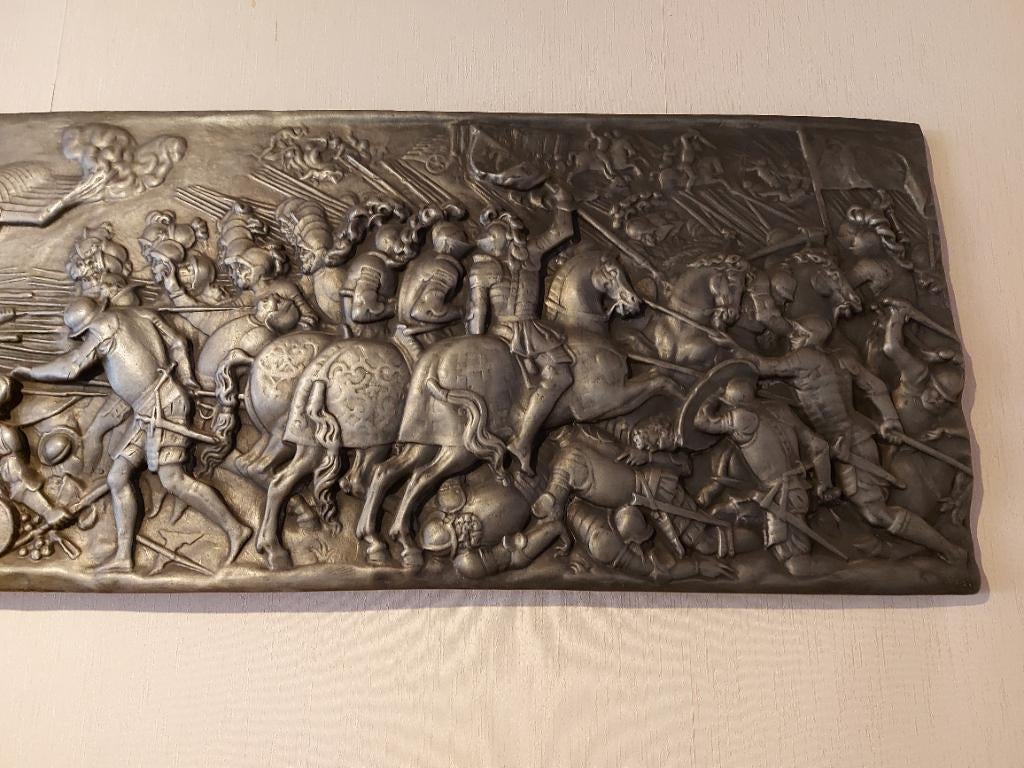 Mooi tinnen relief slag tsn ridders, Ophalen
