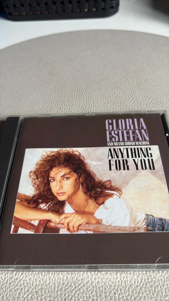Gloria estefan, Enlèvement ou Envoi, Comme neuf