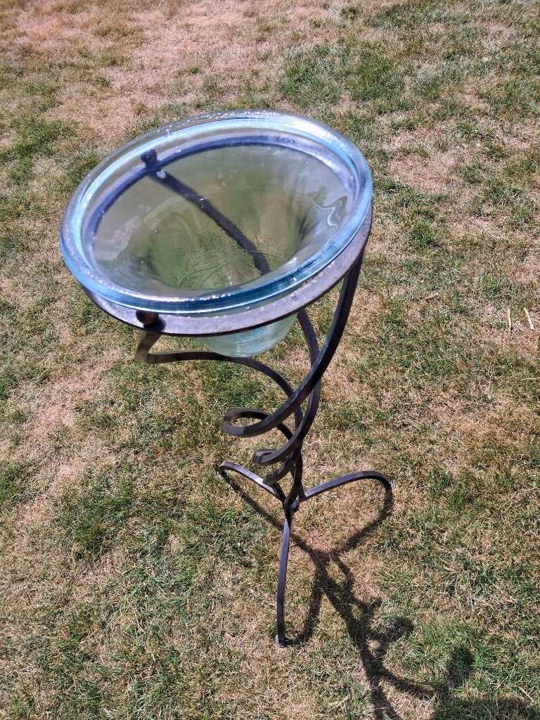 ijzeren sokkel en glazen stolp, Glas, Ophalen, Zo goed als nieuw, Set