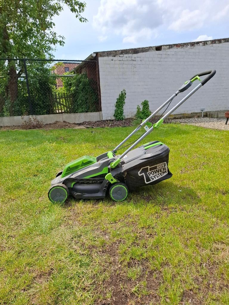 Grasmachine, Tuin en Terras, Grasmaaiers, Zo goed als nieuw, Accu-grasmaaier, 30 t/m 39 cm, Opvangbak, Ophalen