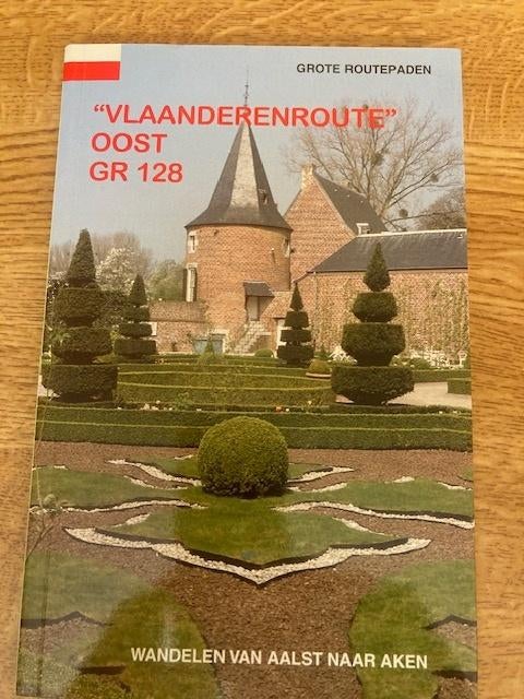 "Vlaanderensroute" Oost GR 128, Boeken, Ophalen of Verzenden, 20e eeuw of later, Gelezen