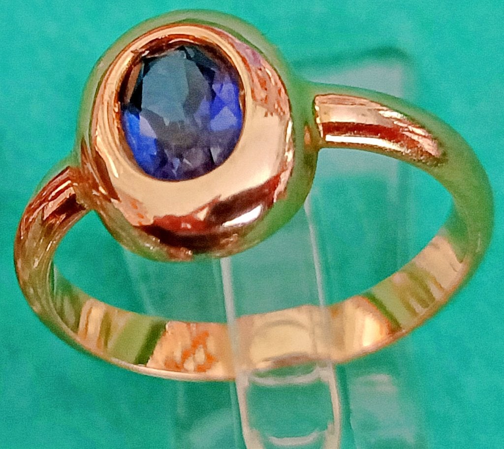 Bague en or 18K NEUVE avec saphir bleu, taille 56 et 2,9 g, Bijoux, Sacs & Beauté, Neuf, Enlèvement ou Envoi, Or, Bleu