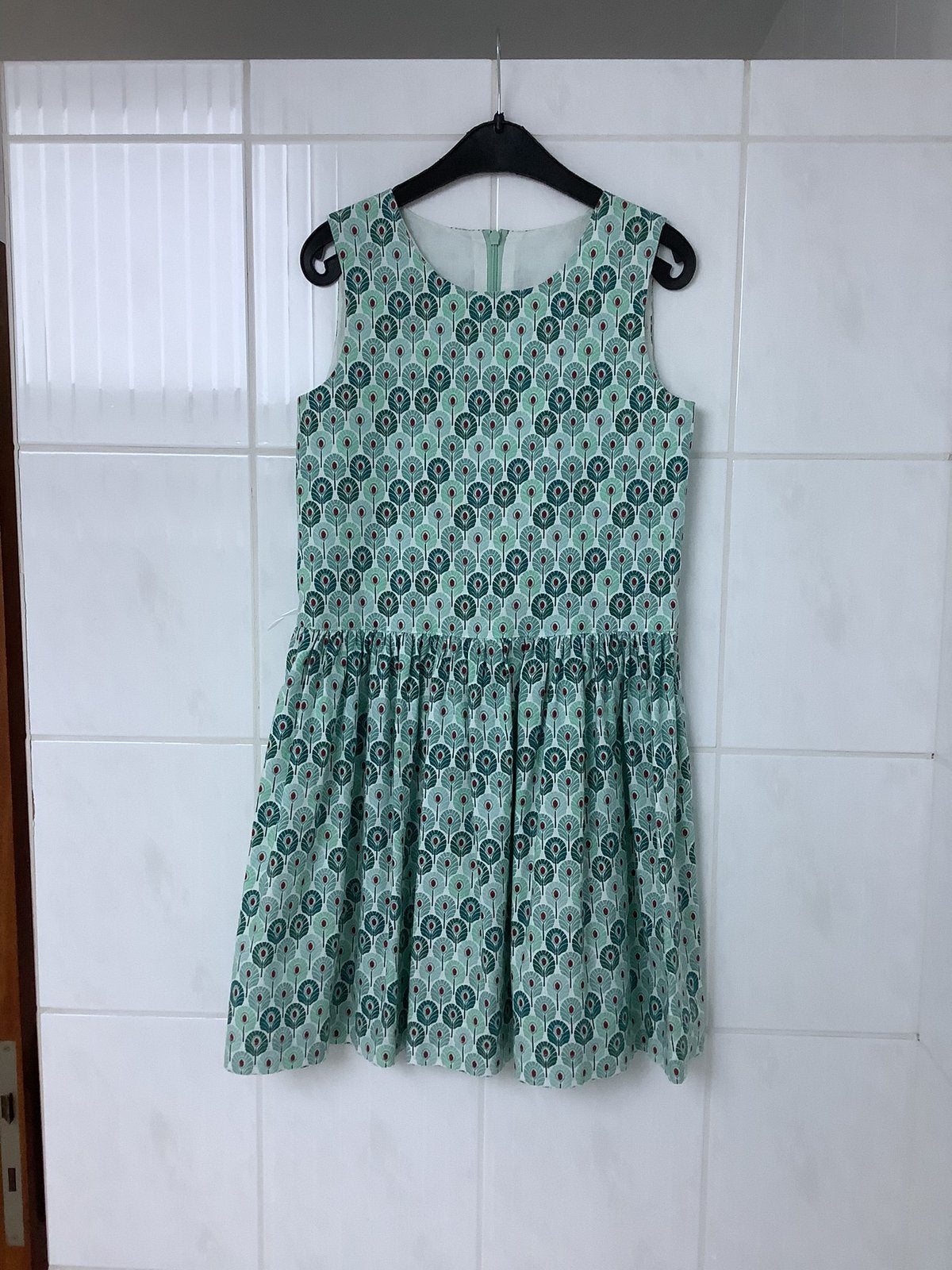 Kleedje 8 jaar. Van een kindje en nieuw gekocht., Kinderen en Baby's, Kinderkleding | Maat 128, Ophalen of Verzenden, Zo goed als nieuw