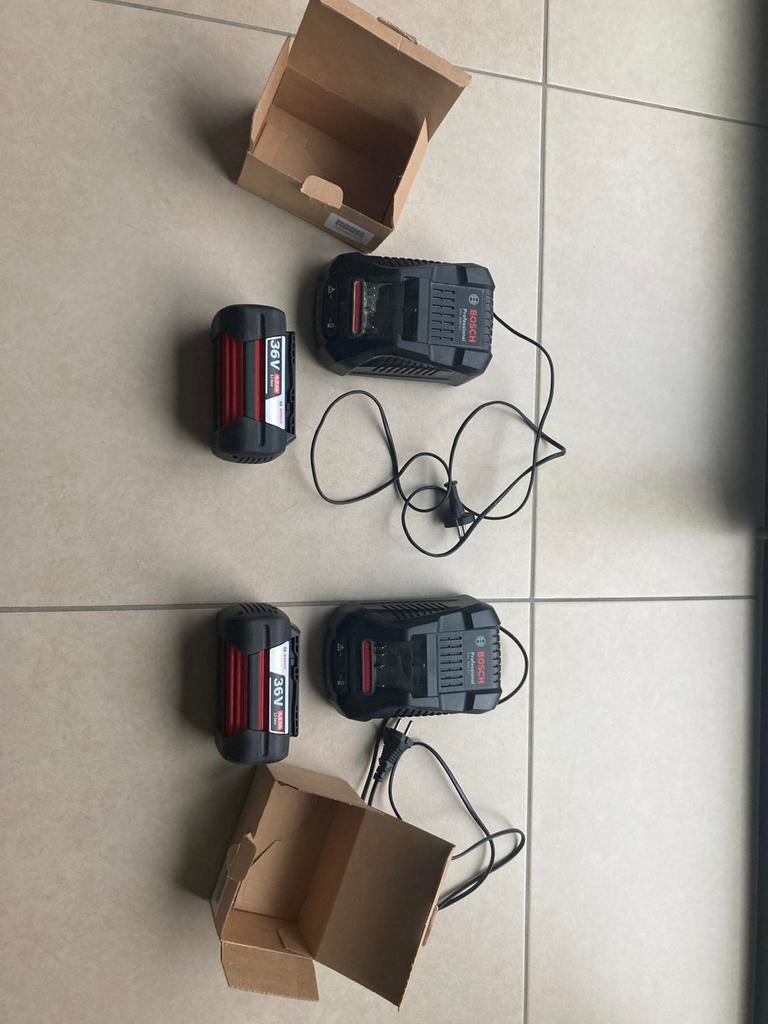 Opladers& batterijen BOSCH, Doe-het-zelf en Bouw, Ophalen of Verzenden, Zo goed als nieuw