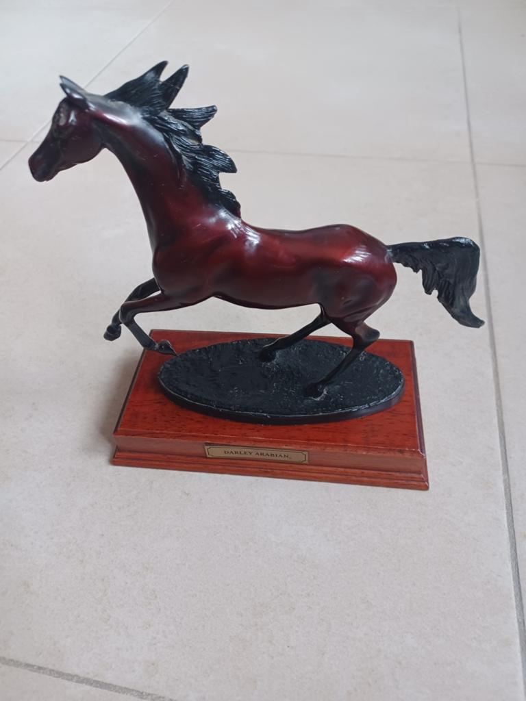 darley arabian bronzen paard, Enlèvement ou Envoi
