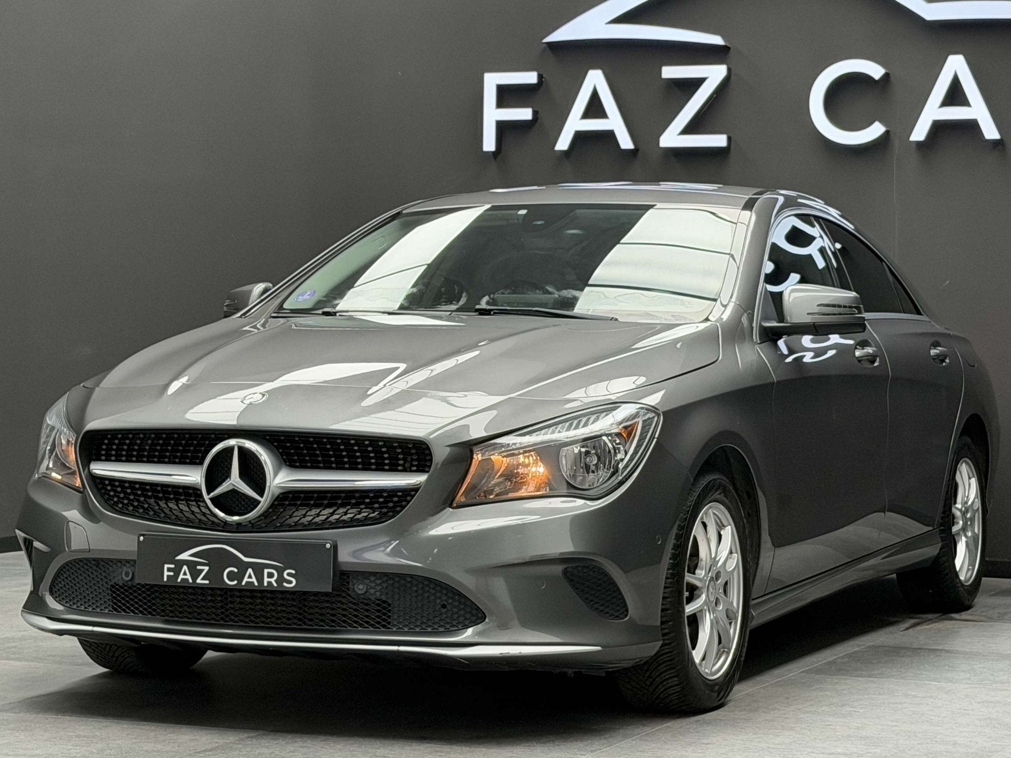 Mercedes-Benz CLA-Klasse 180 1.6 * 1ER PROP + GPS + CLIM + R, Achat, Entreprise, Boîte manuelle, Noir
