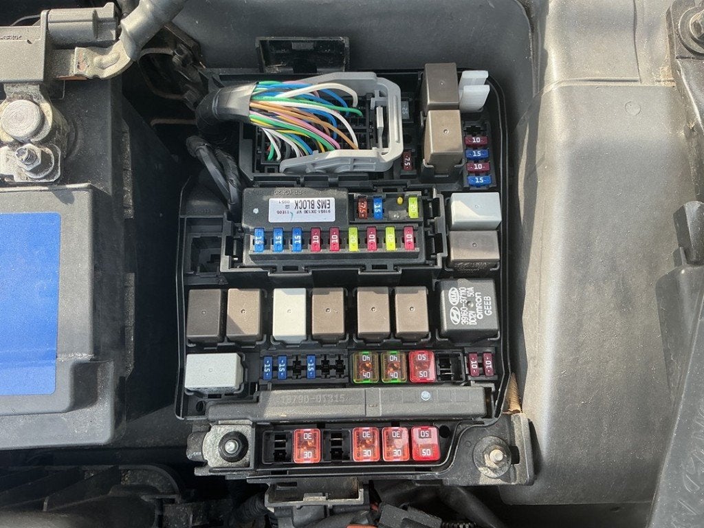 ZEKERINGKAST Hyundai i40 CW (VFC) (01-2011/05-2019), Hyundai Motor Deutschland GmbH, Gebruikt, Kaiserleipromenade 5
63067  Offenbach am Main, DE