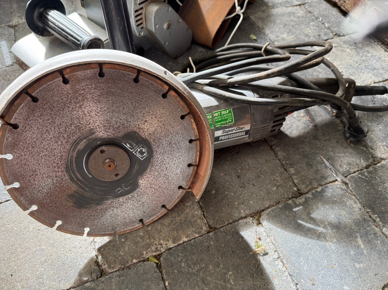 Krachtige slijpschijf, Enlèvement