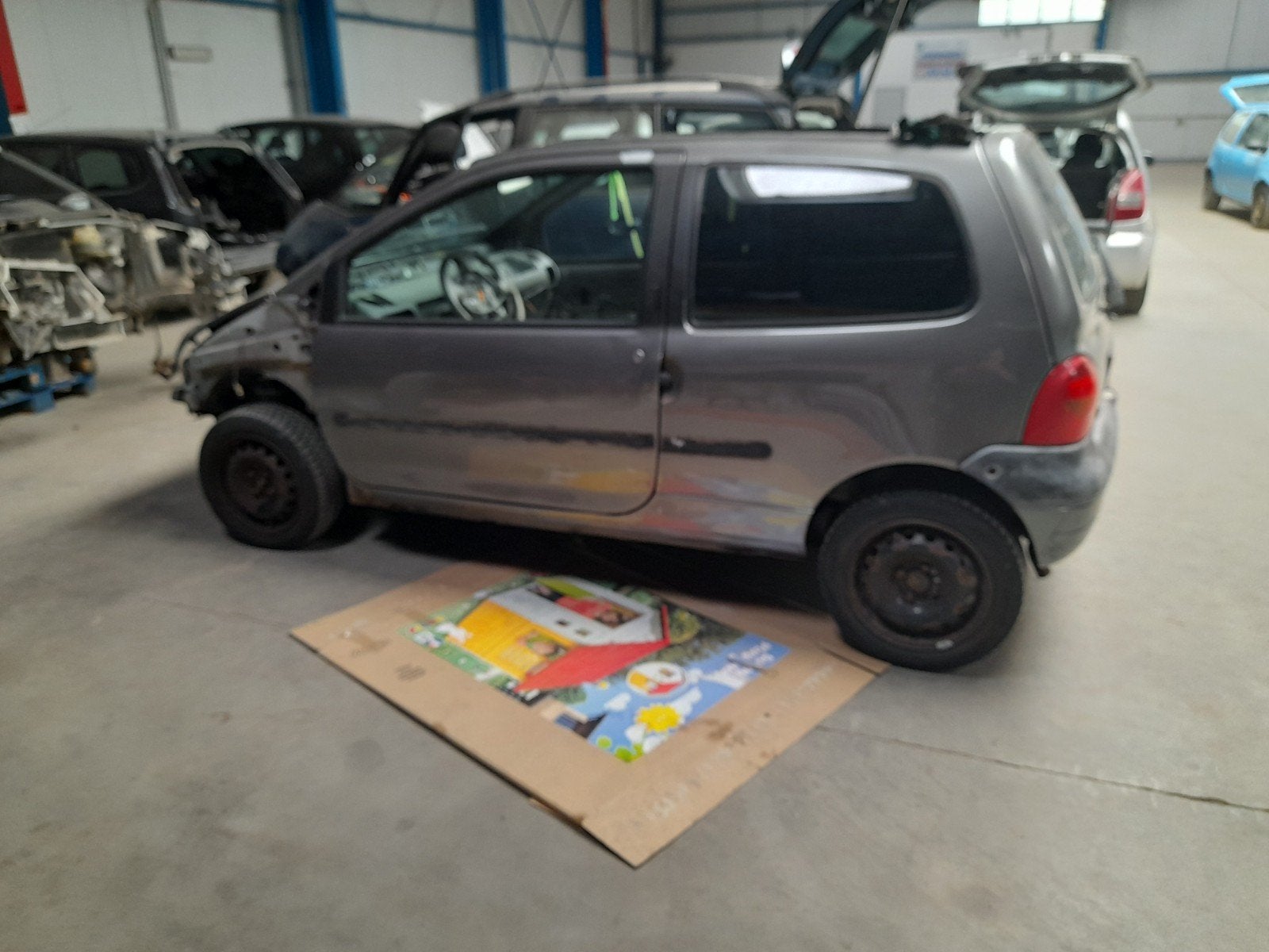 Alle onderdelen van  RENAULT TWINGO 1 // 5060 AUVELAIS, Ophalen, Gebruikt, Achter, Renault