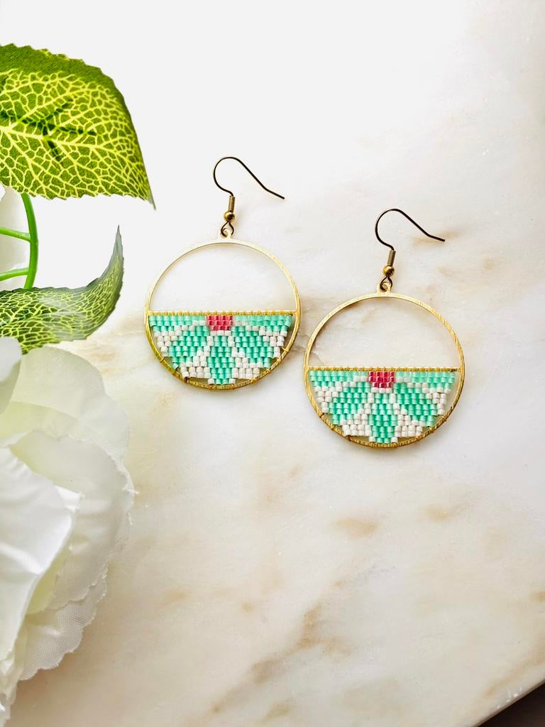 Leuke oorbellen groene bloem, Handtassen en Accessoires, Oorbellen, Hangers, Wit, Nieuw, Ophalen of Verzenden