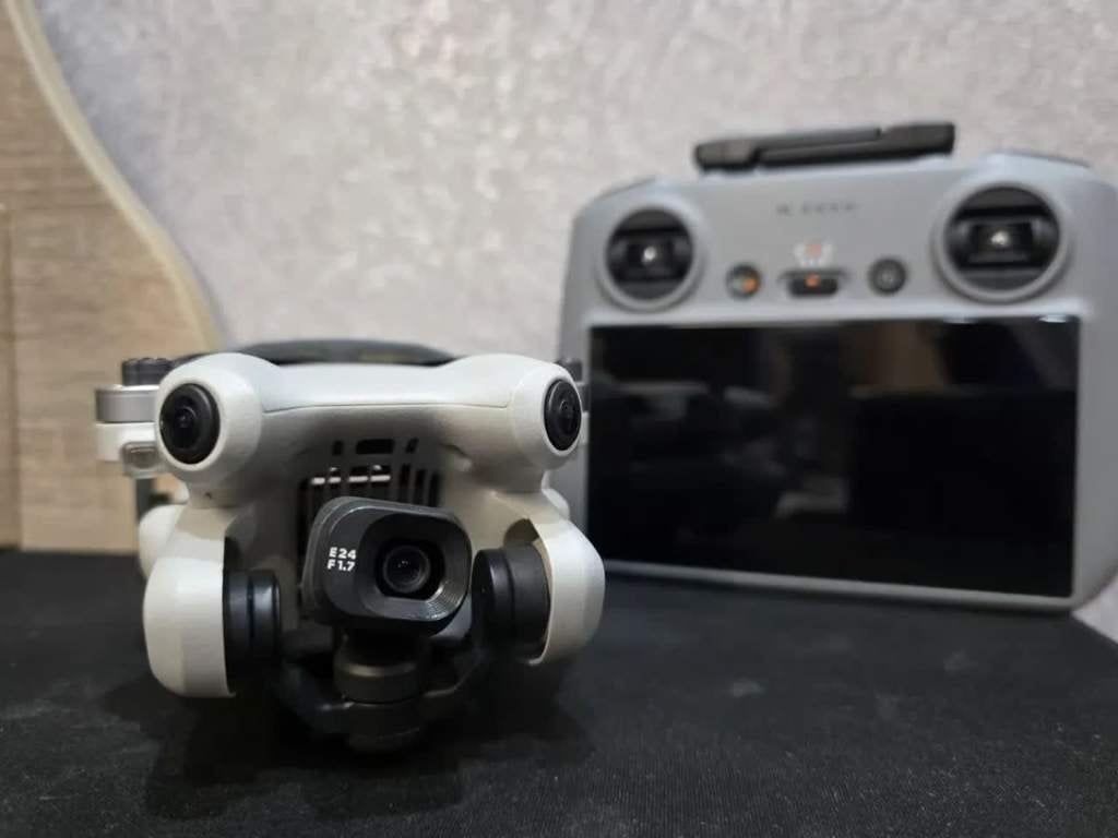 dji mini 4 pro fly more combo, Audio, Tv en Foto, 250 tot 900 gram, Cameradrone, 5 tot 10 kilometer, Ophalen of Verzenden