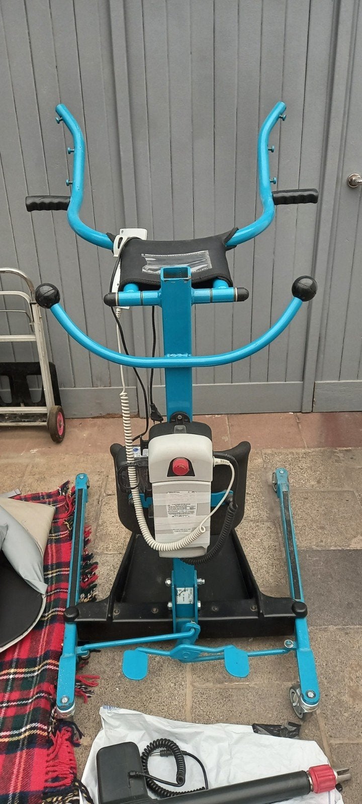 Elektrische actieve tillift, Ophalen
