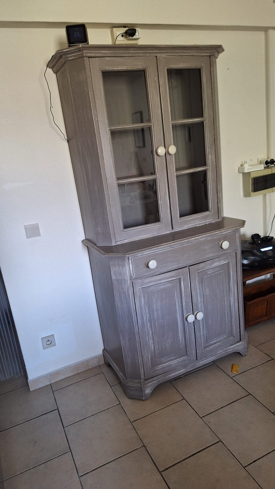 Vitrine kast, Huis en Inrichting, Ophalen, Zo goed als nieuw, Met lade(s), 150 tot 200 cm