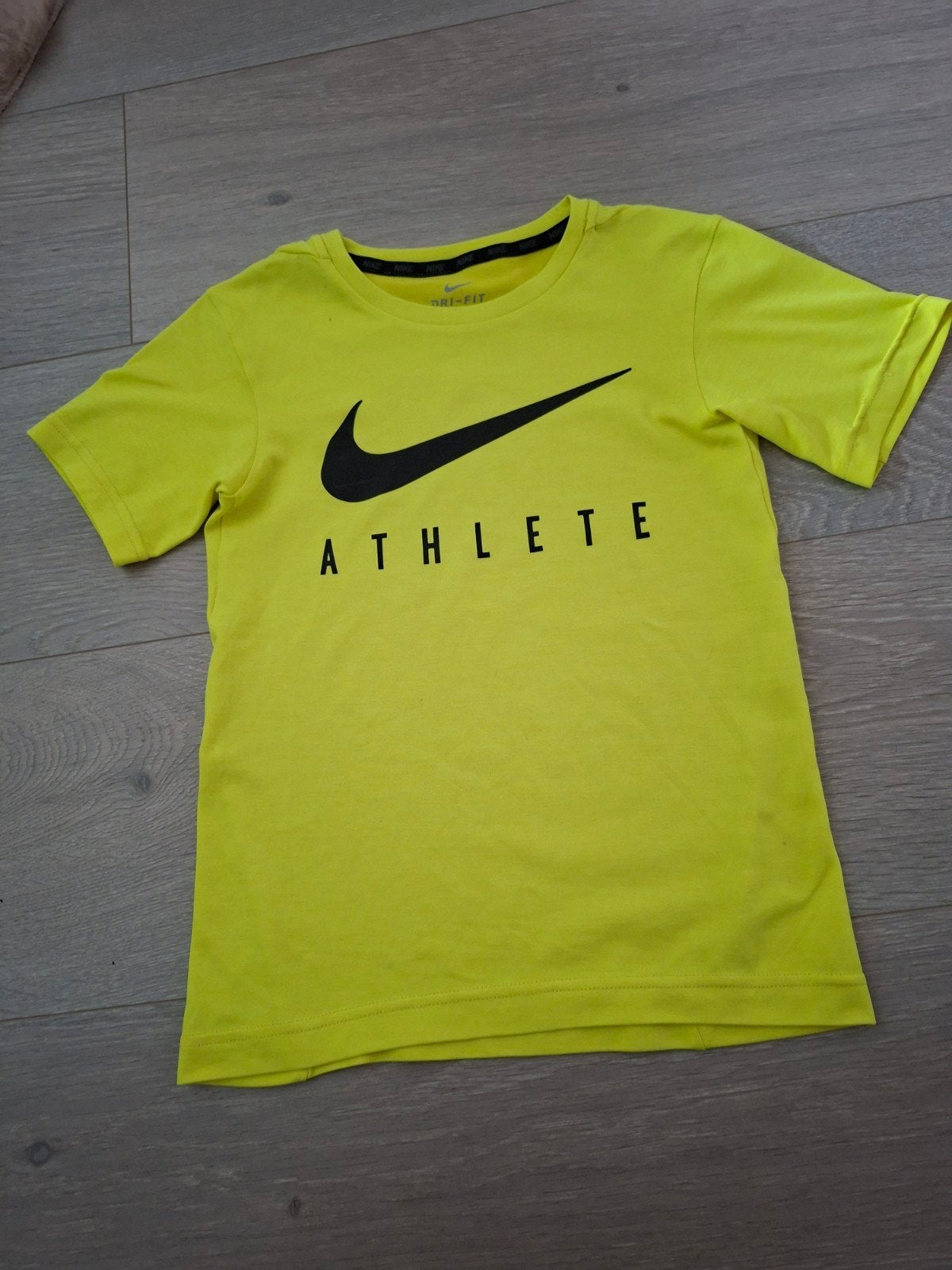 Tee-shirt Nike Dry Fit, Garçon, Enlèvement ou Envoi, Chemise ou À manches longues, Utilisé