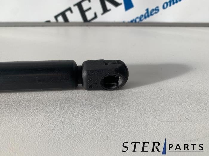 Amortisseur capot moteur gauche d'un Mercedes S-Klasse, 3 mois de garantie, Utilisé, -, -