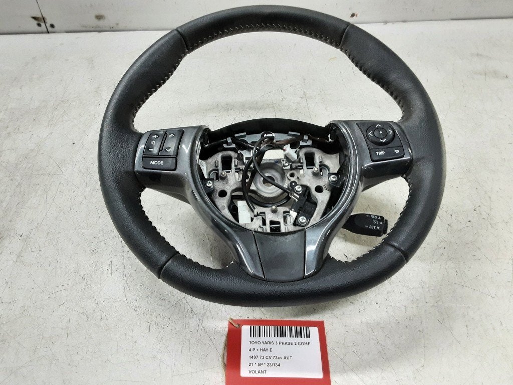 VOLANT DIRECTION Toyota Yaris III (P13) (451000D49024), Mevr. I. Hauben, Toyota, Utilisé, Rue de l'Espoir 34 34
4030  GRIVEGNÉE, BE